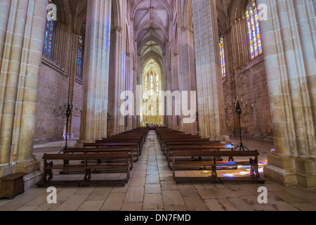 Dominikanisches Kloster von Santa Maria de Vitoria, Mittelschiff der Kirche, Batalha, Estremadura und Ribatejo Provinz, Portugal Stockfoto