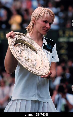 12. November 1998 - K15016JBP.1999 WIMBLEDON TENNIS CHAMPIONSHION Abdeckung. TV-FILM NOCH. VON JANA NOVOTNA(Credit Image: © Globe Photos/ZUMAPRESS.com) geliefert Stockfoto