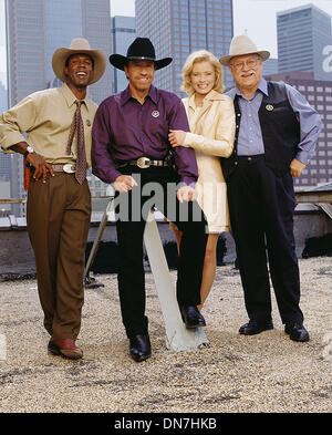 20. August 1999 - K17803CM. WALKER, TEXAS RANGER. TV-FILM NOCH. GELIEFERT VON CHUCK NORRIS. CLARENCE GILYARD. SHEREE J WILSON. NOBLE WILLINGHAM (Kredit-Bild: © Globe Photos/ZUMAPRESS.com) Stockfoto