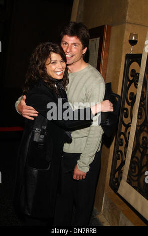 3. April 2002 - PAULA ABDUL und TOD GRISWOLD. K24615AG SCHWEIN UND PFEIFEN 1 JAHR ANNIVERSARY.CA, 03.04.02. AMY Gräber / 2002 (Kredit-Bild: © Globe Photos/ZUMAPRESS.com) Stockfoto