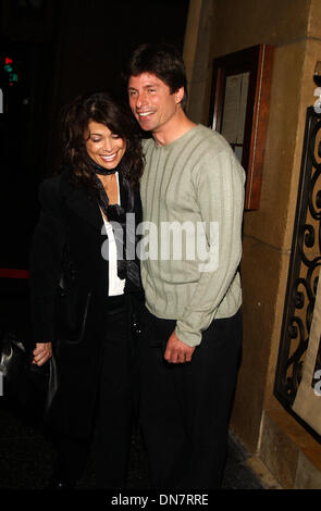 3. April 2002 - PAULA ABDUL und TOD GRISWOLD. K24615AG SCHWEIN UND PFEIFEN 1 JAHR ANNIVERSARY.CA, 03.04.02. AMY Gräber / 2002 (Kredit-Bild: © Globe Photos/ZUMAPRESS.com) Stockfoto