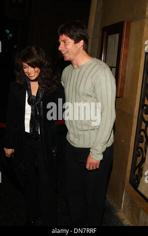 3. April 2002 - PAULA ABDUL und TOD GRISWOLD. K24615AG SCHWEIN UND PFEIFEN 1 JAHR ANNIVERSARY.CA, 03.04.02. AMY Gräber / 2002 (Kredit-Bild: © Globe Photos/ZUMAPRESS.com) Stockfoto