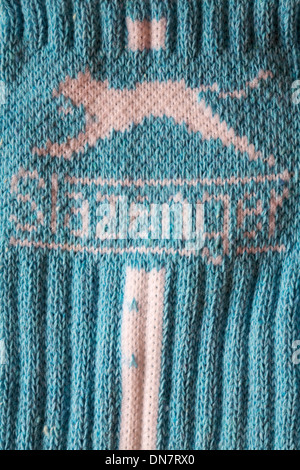 Slazenger Logo auf paar Sportsocken Stockfoto