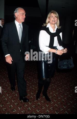 30. Oktober 2001 - K23241RHART: 10/29/01.THE 5. NY Restaurierung Projekt nutzen im MARRTOTT MARQUIS IN New York... MARSHALL ROSE UND CANDICE BERGEN. ROSE HARTMAN / 2001 (Kredit-Bild: © Globe Photos/ZUMAPRESS.com) Stockfoto