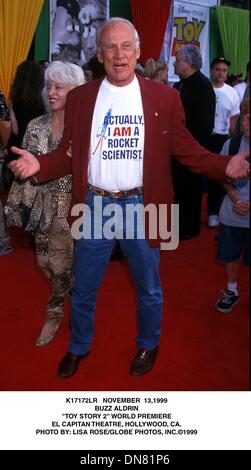 13. November 1999 - K17172LR NOVEMBER 13,1999.BUZZ ALDRIN.'' TOY STORY 2'' PREMIERE.EL CAPITAN WELTTHEATER, HOLLYWOOD, CA... LISA ROSE / 1999 (Kredit-Bild: © Globe Photos/ZUMAPRESS.com) Stockfoto