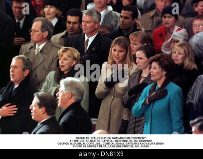 19. Januar 2001 - K20891AR: Einweihung Vereidigung. IN DEN VEREINIGTEN STAATEN CAPITOL, WASHINGTON, DC. 01/20/2001.GEORGE W. BUSH, AL GORE, BILL CLINTON, JENNA BUSH, BARBARA UND LAURA BUSH. ANDREA RENAULT / 2001 (Kredit-Bild: © Globe Photos/ZUMAPRESS.com) Stockfoto