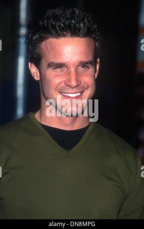 20. Dezember 2001 - K23578TR: 06.12.01.'' DIE ROYAL TENENBAUMS "FILM-PREMIERE IM EL CAPITAN THEATRE IN HOLLYWOOD, CA... EDDIE McCLINTECK. TOM RODRIGUEZ / 2001 (Kredit-Bild: © Globe Photos/ZUMAPRESS.com) Stockfoto