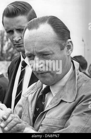 Donald Malcolm Campbell CBE war eine britische Geschwindigkeit Rekordbrecher, acht absolute Geschwindigkeits-Weltrekorde auf dem Wasser und an Land in den 1950er und 1960er Jahren brach. Stockfoto