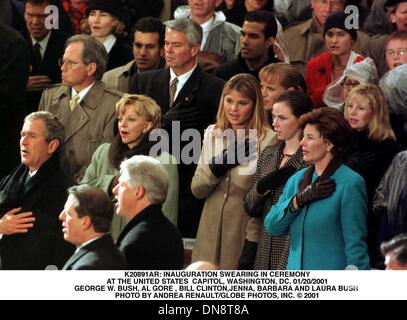 19. Januar 2001 - K20891AR: Einweihung Vereidigung. IN DEN VEREINIGTEN STAATEN CAPITOL, WASHINGTON, DC. 01/20/2001.GEORGE W. BUSH, AL GORE, BILL CLINTON, JENNA BUSH, BARBARA UND LAURA BUSH. ANDREA RENAULT / 2001 (Kredit-Bild: © Globe Photos/ZUMAPRESS.com) Stockfoto