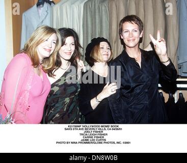 25. Juni 2001 - K21700NP "HOLLYWOOD MOMS" Buch. SAKS 5TH AVE BEVERLY HILLS, CA 04/26/01.JOELY FISHER. TRCIA LEIGH FISHER. CARRIE FISHER. JAIME LEE CURTIS. NINA PROMMER / 2001 (Kredit-Bild: © Globe Photos/ZUMAPRESS.com) Stockfoto