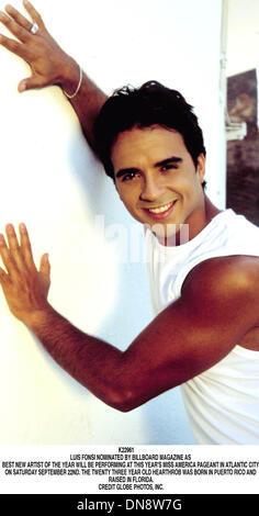 20. September 2001 - K22961. LUIS FONSI VOM BILLBOARD MAGAZINE ALS BEST NEW ARTIST OF THE YEAR NOMINIERT WERDEN DIE DURCHFÜHRUNG BEI DER DIESJÄHRIGEN MISS AMERIKA PAGEANT IN ATLANTIC CITY AM SAMSTAG, DEN 22. SEPTEMBER. DIE ZWANZIG JAHRE ALT HEARTHROB IN PUERTO RICO GEBOREN UND WUCHS IN FLORIDA... Kredit (Kredit-Bild: © Globe Photos/ZUMAPRESS.com) Stockfoto