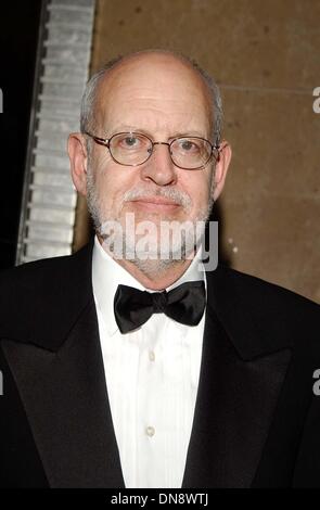 23. Februar 2002 - K24179AG: ART DIRECTORS GUILD AWARDS. BEVERLY HILTON HOTEL INTERNATIONAL BALLROOM, BEVERLY HILLS, CA 23.02.2002. AMY GRÄBER/GLOEB 2002. (D). FRANK OZ(Credit Image: © Globe Photos/ZUMAPRESS.com) Stockfoto