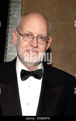 23. Februar 2002 - K24179AG: ART DIRECTORS GUILD AWARDS. BEVERLY HILTON HOTEL INTERNATIONAL BALLROOM, BEVERLY HILLS, CA 23.02.2002. AMY GRÄBER/GLOEB 2002. (D). FRANK OZ(Credit Image: © Globe Photos/ZUMAPRESS.com) Stockfoto