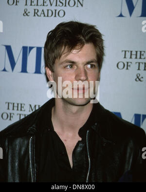 4. März 2002 - K24255MR: WILLIAM S. PALEY FERNSEHFESTIVALS.'' QUEER AS FOLK ". DGA, LA, CA 03/02/2002.GALE HAROLD. MILAN RYBA / 2002 (Kredit-Bild: © Globe Photos/ZUMAPRESS.com) Stockfoto