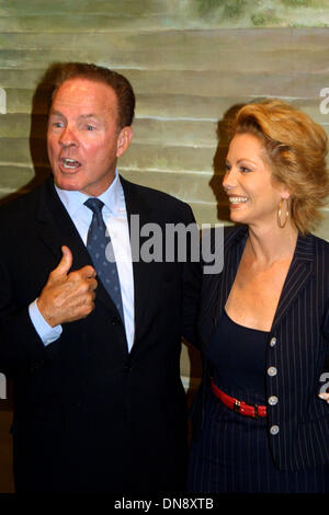 23. Mai 2002 - K25147JBB USO MITTAGESSENS. PIERRE HOTEL, NEW YORK 23.05.02. JOHN BARRETT / 2002.KATHIE LEE GIFFORD. FRANK GIFFORD(Credit Image: © Globe Photos/ZUMAPRESS.com) Stockfoto