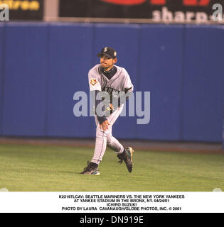 24. April 2001 - K22197LCAV: SEATTLE MARINERS VS. DIE NEW YORK YANKEES. IM YANKEE STADIUM IN DER BRONX, NEW YORK. 04/24/01.ICHIRO SUZUKI. LAURA CAVANAUGH / 2001 (Kredit-Bild: © Globe Photos/ZUMAPRESS.com) Stockfoto