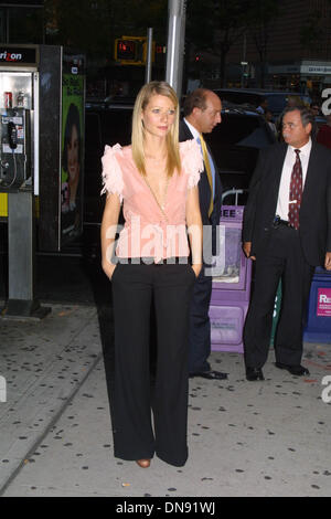 5. Oktober 2001 - K23052JBB: NEW YORK FILM FESTIVAL Weltpremiere von "die ROYAL TENENBAUMS'' bei ALICE TULLY HALL im LINCOLN CENTER, New York City. 10/05/01.GWYNETH PALTROW. JOHN BARRETT / 2001.                                      (D) (Kredit-Bild: © Globe Photos/ZUMAPRESS.com) Stockfoto