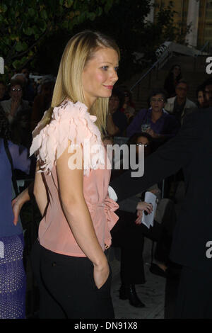 5. Oktober 2001 - K23052JBB: NEW YORK FILM FESTIVAL Weltpremiere von "die ROYAL TENENBAUMS'' bei ALICE TULLY HALL im LINCOLN CENTER, New York City. 10/05/01.GWYNETH PALTROW. JOHN BARRETT / 2001.                                      (D) (Kredit-Bild: © Globe Photos/ZUMAPRESS.com) Stockfoto