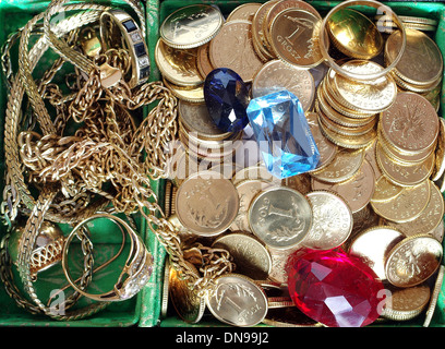 von Schmuck Münzen und edlen Jewel Box Stockfoto