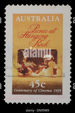 Australien - ca. 1995: Eine Briefmarke gedruckt in Australien zeigt Plakat des Films Picknick am Hanging Rock, ca. 1995 Stockfoto