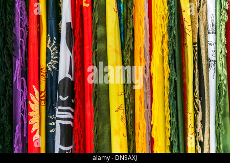 bunten Stofftexturen, hängen. Stockfoto