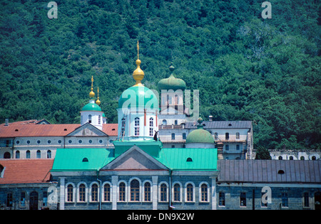 Russisch-orthodoxen Kuppeln der Agiou Panteleimonos oder St. Panteleimon Monastery Russisch-orthodoxe Kloster Berg Athos Griechenland Stockfoto