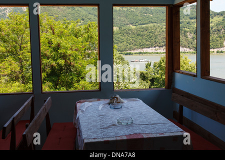 Typisches Essen in einem Restaurant in der Nähe des archäologischen Seiten Lepensky Vir, Deutschland, Europa Stockfoto