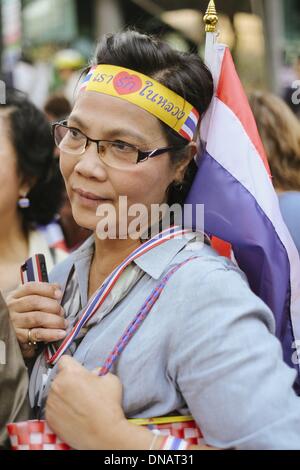 Bangkok, Thailand. 20. Dezember 2013. Ein Anti Regierung Demonstrant am jüngsten Demonstrationen in der thailändischen Hauptstadt Bangkok. Viele der Demonstranten kommen aus wohlhabenden Mittelschicht der Stadt. : Bildnachweis Thomas De Cian/NurPhoto: Thomas De Cian/NurPhoto/ZUMAPRESS.com/Alamy Live-Nachrichten Stockfoto