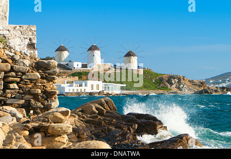 Die alten Windmühlen der Insel Mykonos in Griechenland Stockfoto