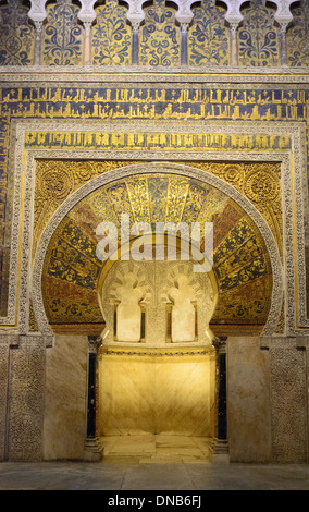 Vergoldete Nische der alten Moschee in Cordoba Stockfoto