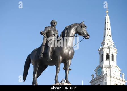 Reiterstatue von George iv von Sir Francis Original, St Martins in den Feldern im Hintergrund, Trafalgar Squre, London, England Stockfoto