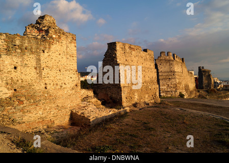 Einen Blick auf Eptapirgio (Yedikule), byzantinischen und osmanischen Festung in Thessaloniki, Griechenland Stockfoto
