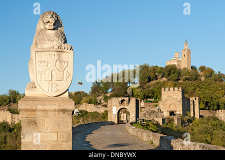 Eingang zur Festung Zarewez in Veliko Tarnovo in Bulgarien. Stockfoto