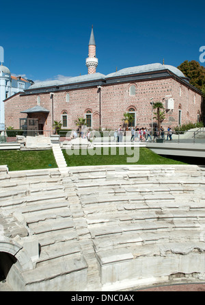 Die Dzhumaya Moschee und Teil des römischen Stadions in Plovdiv, die zweitgrößte Stadt in Bulgarien. Stockfoto