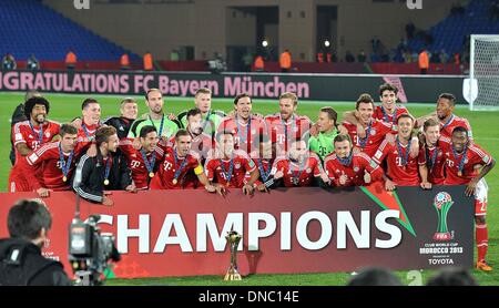 Marrakesch, Marokko. 21. Dezember 2013. Bayern Spieler feiern ihren Sieg nach dem Gewinn ihrer 2013 FIFA Club World Cup-Finale gegen Raja Casablanca in Marrakesch, Marokko, 21. Dezember 2013. Bayern gewann mit 2: 0. Bildnachweis: Liu Dawei/Xinhua/Alamy Live-Nachrichten Stockfoto