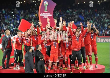 Marrakesch, Marokko. 21. Dezember 2013. Bayern Spieler feiern ihren Sieg nach dem Gewinn ihrer 2013 FIFA Club World Cup-Finale gegen Raja Casablanca in Marrakesch, Marokko, 21. Dezember 2013. Bayern gewann mit 2: 0. Bildnachweis: Liu Dawei/Xinhua/Alamy Live-Nachrichten Stockfoto