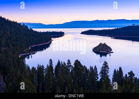 Atemberaubende Emerald Bay Sonnenaufgang in Lake Tahoe. Stockfoto