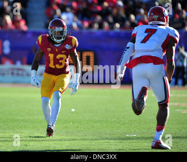 Las Vegas, NV, USA. 21. Dezember 2013. Las Vegas, NV. Kevon Seymour #13 der USC Trojans in Aktion während der königlichen Purpur Las Vegas Bowl-College-Football-Spiel zwischen den Fresno St. Bulldogs und die USC Trojans im Sam Boyd Stadium in Las Vegas, NV. John Green/CSM/Alamy Live-Nachrichten Stockfoto