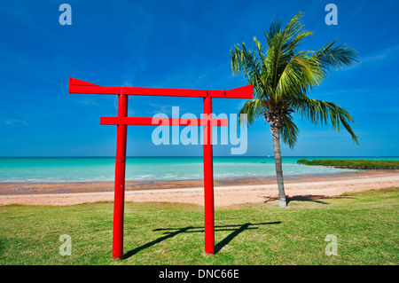 Broome Stadtstrand unter blauem Himmel. Stockfoto