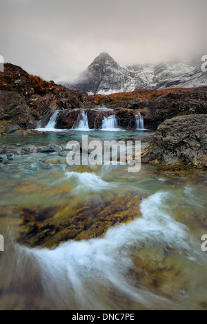 Fee-Pools im Winter im Glen Brittle auf der Isle Of Skye in Schottland Stockfoto