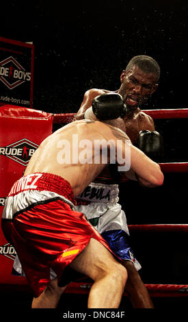 Elche, Spanien. 21. Dezember 2013. Elche Spanien. während der IBF Super Bantamgewicht WM Titel Boxen Kampf zwischen Kiko Martínez Spaniens und Jeffrey Mathebula Südafrikas in der Esperanza Lag Arena, Elche Credit: Action Plus Sport/Alamy Live News Stockfoto