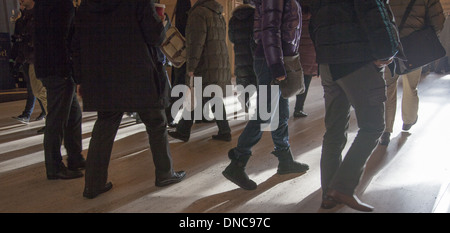 Über eine halbe million Menschen Bachrand durch Grand Central Station in New York täglich. Stockfoto