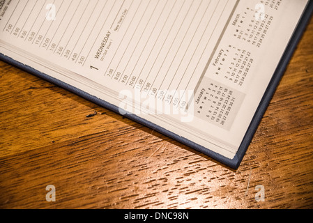 2014 Tagebuch Buch zu öffnen, an Planer und wöchentliche Seiten Stockfoto