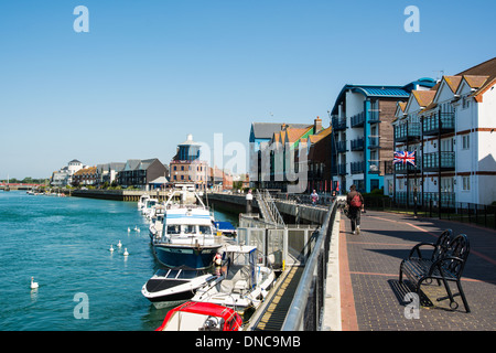 Der Fluss Arun in Littlehampton in West Sussex an der Südküste von England. Stockfoto