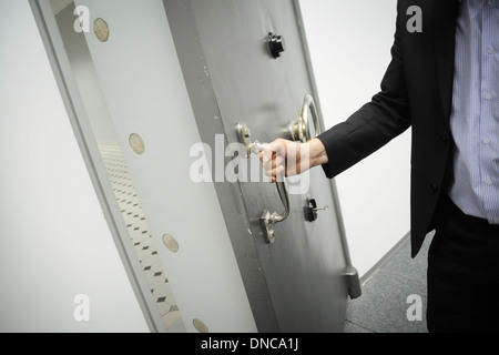 alte Bank Tresortür Stockfoto