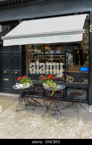 Trendige Cafe in der Nähe von Brunswick Einkaufszentrum im Zentrum von London UK Stockfoto