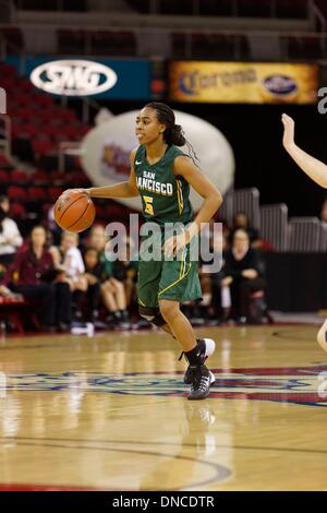 Fresno, CS, USA. 20. Dezember 2013. 20. Dezember 2013 gewonnen Fresno, CA - San Francisco Wache Aundrea Gordon im Spiel zwischen den San Francisco Dons und Fresno State Bulldogs im Save Mart Center in San Francisco Fresno, CA. 76 bis 47. © Csm/Alamy Live-Nachrichten Stockfoto