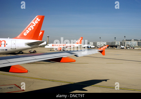 Der Flugverkehr am Flughafen Roissy Charles de Gaulle Airport Start-und Landebahnen Stockfoto