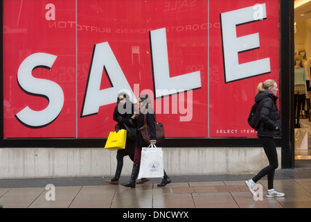 Vor Weihnachten Vertrieb Oxford street London Weihnachten Stockfoto