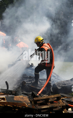 Nogent-le-Rotrou, 2012: Ausbildung der Feuerwehrleute, die Zugehörigkeit zu den französischen Zivilschutz Stockfoto